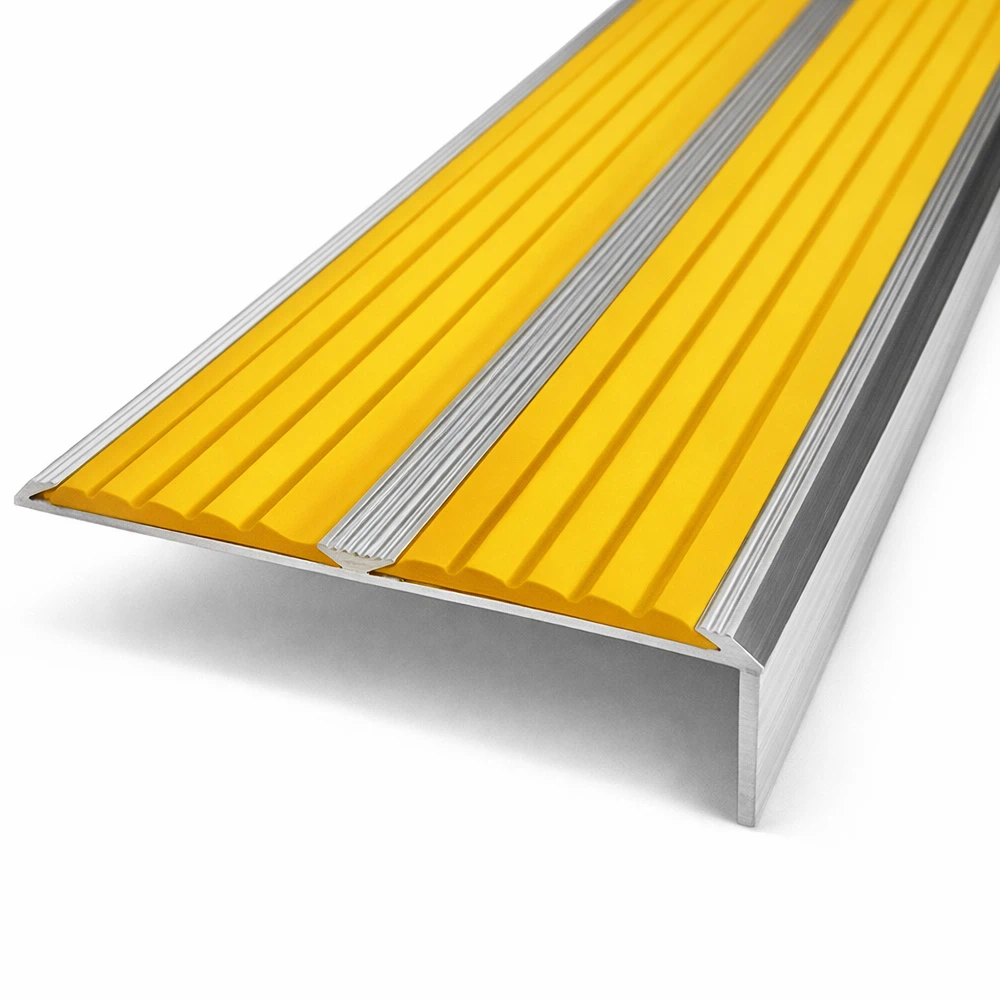 Угол алюминиевый с 2-мя вставками 70*26мм, 1,5м, вставки желтые