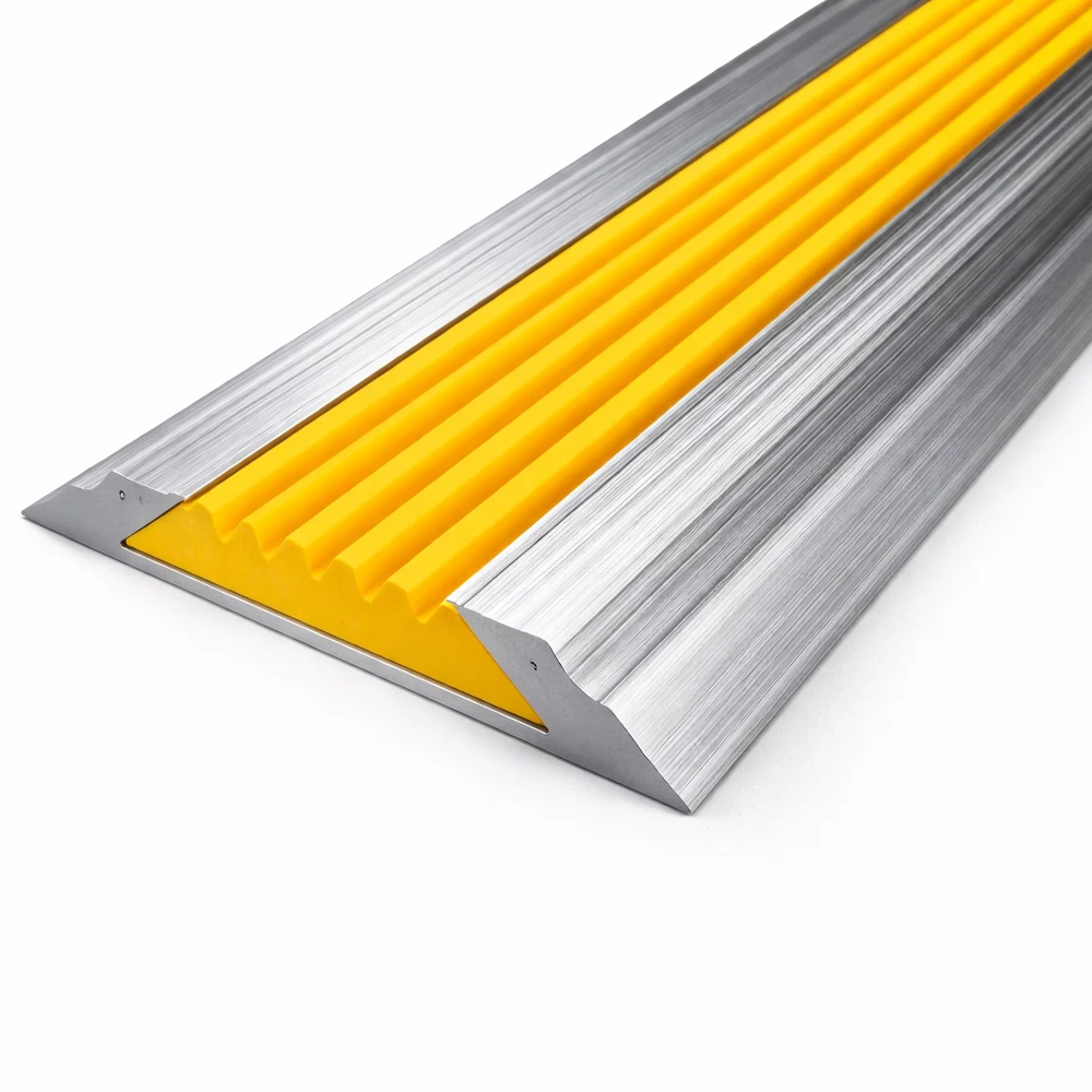 Планка алюминиевая, самоклеющаяся, с 1-ой вставкой,46*5мм, 1м, желтая