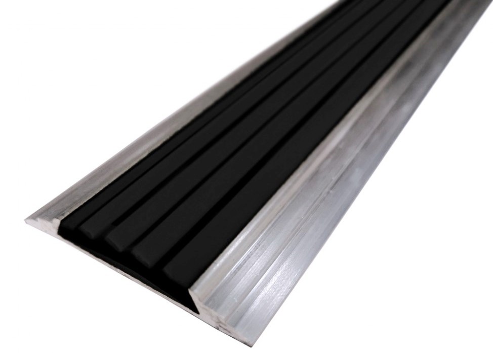 Планка алюминиевая, самоклеющаяся с 1-ой вставкой,46*5мм, 3м, черная